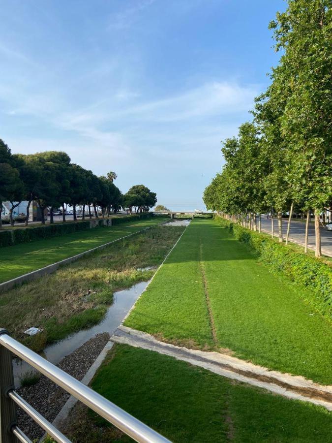 Sunny Flat With Balcony And Sea Views Apartman Cambrils Kültér fotó